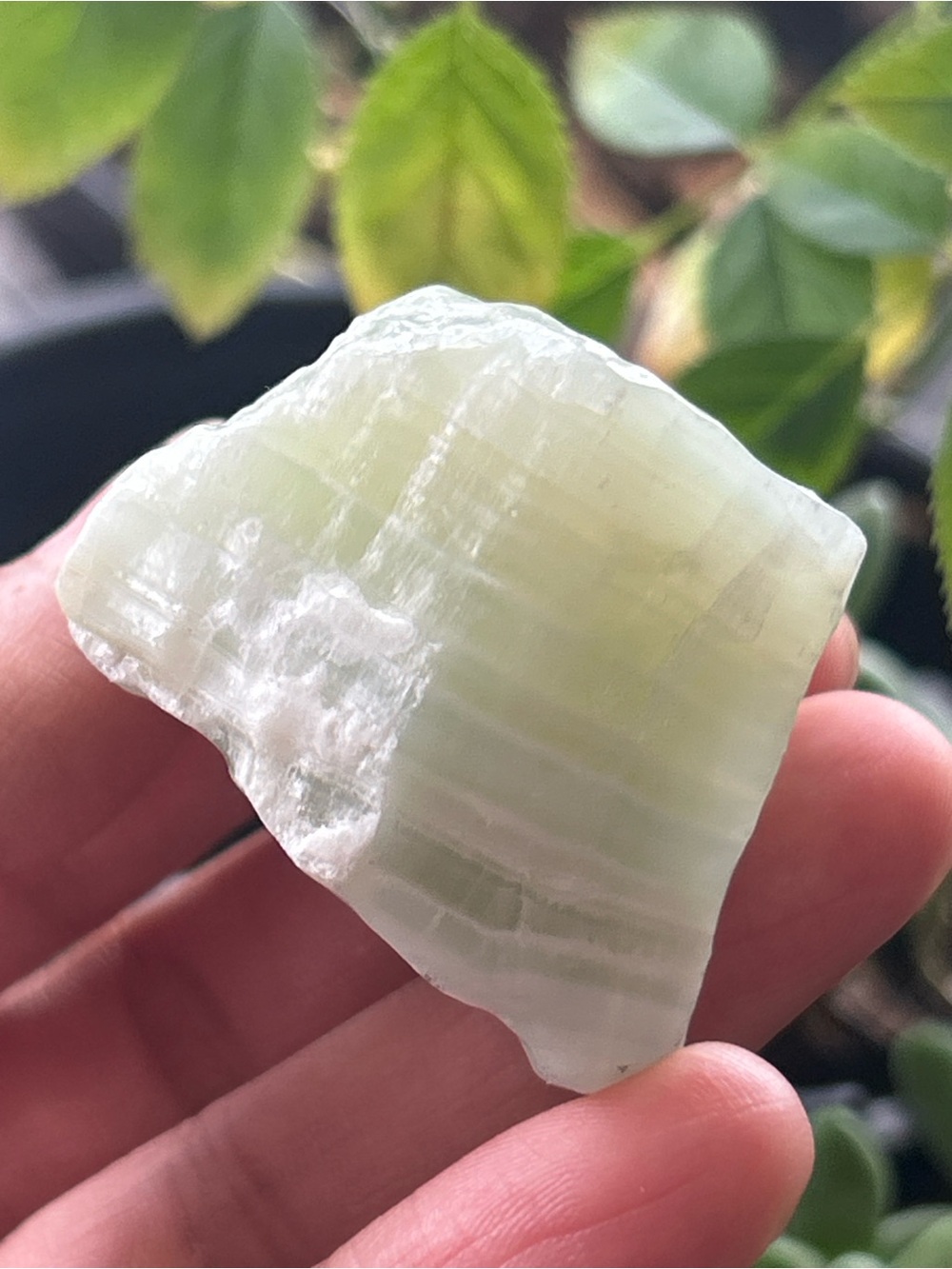 Genuine pistachio calcite specimen stone 67g